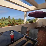 Top Terrassen Wohnungen, Direkt am Strand, beheizter Pool, WIFI free, free parking